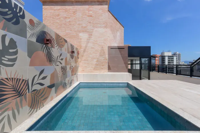 Cobertura com piscina e condomínio com lazer completo!