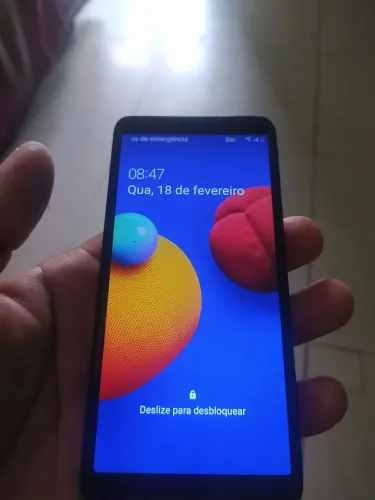 Vendo um celular a01core todo filé sem Tricos câmaras e bateria tudo filé telefone basico