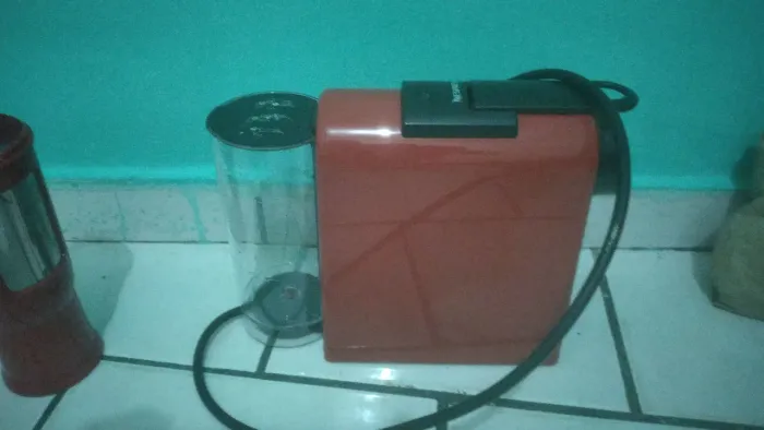 Vendo uma cafeteira elétrica aceito celular em troca valor de 200 zap *