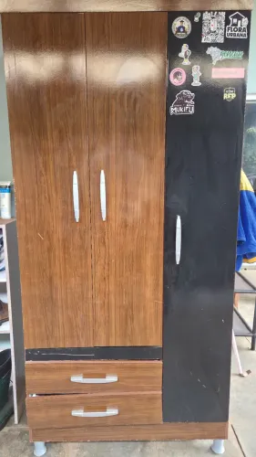 Guarda-roupa usado