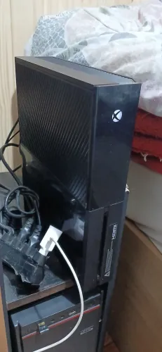 Vendo xbox one fat, xbox 360 com defeito, ler anuncio