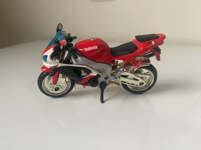 Miniatura Yamaha R1