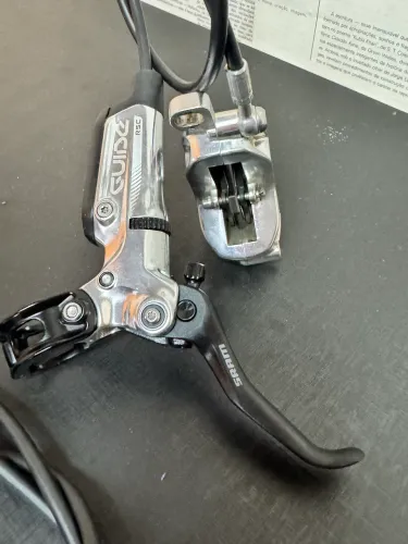 VENDO: Freio Sram GUIDE RSC , ótimo estado, pastilhas novas: R$ 1399,00