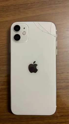 Vendo iPhone 11 para retirar peça