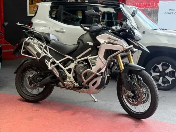 TRIUMPH TIGER 1200 RALLY EXPLORER MODELO 2022