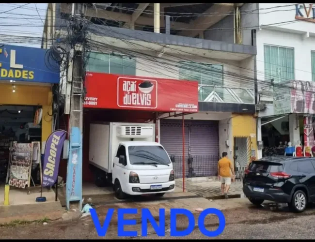 Vendo prédio + Ponto Comercial -PROXIMO A AV.INDEPENDENCIA.