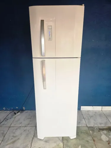 Vendo geladeira Electrolux 