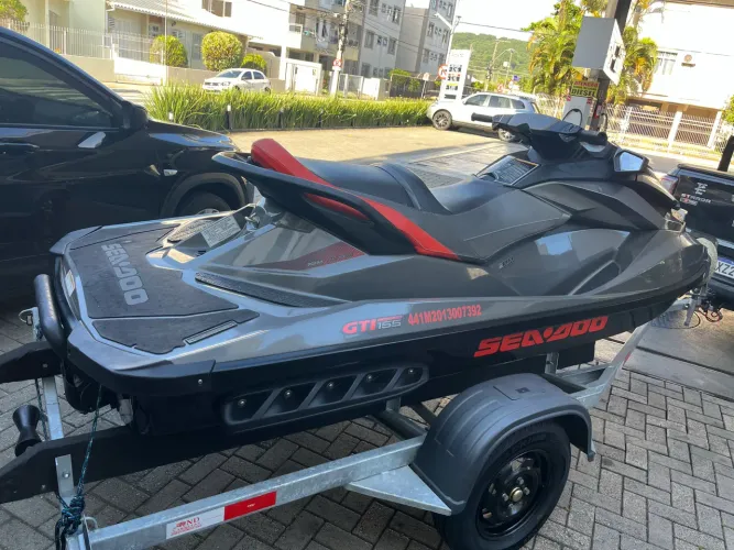 Vendo Jet Ski Sea Doo GTI 155 série especial 2013.  2013 .