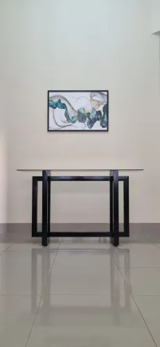 Aparador de alto padrão, modelo exclusivo. Estrutura 90cmX120cm tampo de vidro 41cmX150cm
