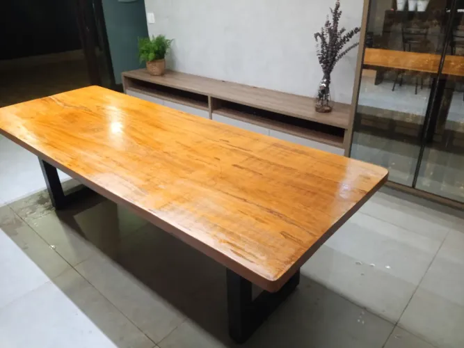 Mesa industrial de madeira