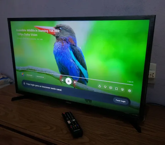 Tv Samsung 32" Hd Wifi Hdmi Usb, Pés  e Controle Original, tá novinha com plasticos ainda