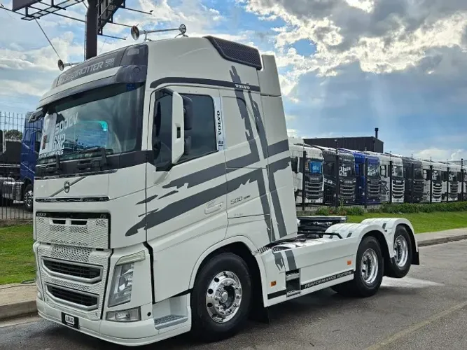Volvo FH 500 6x2 Globetrotter Teto Alto Aut Ano 21 susp mola  Único dono TOP de Linha  
