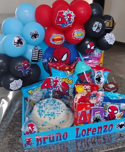 Cesta de aniversário/ festa na caixa