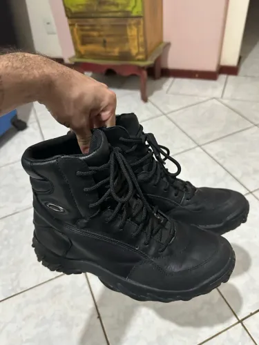 BOTA OAKLEY ASSAULT 