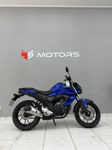 Oportunidade! FZ15 150 azul único dono 12.200KM 2023/24 por apenas 18.999 na ESMOTORS