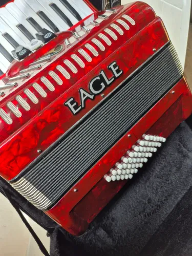 Acordeon Eagle Ega0348 Vermelho 48 Baixos 26 Teclas Capa Bag