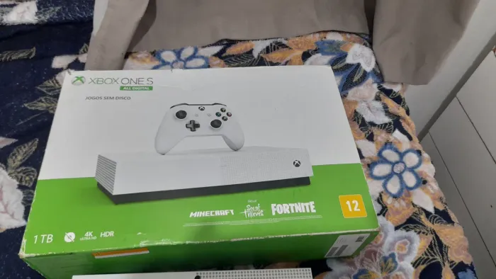 X-box ONE S