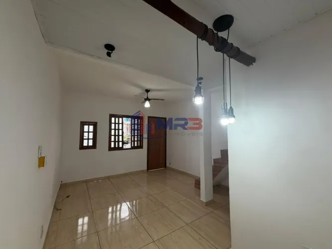 Casa para locação com 3 quartos e 2 suítes em Oswaldo Cruz