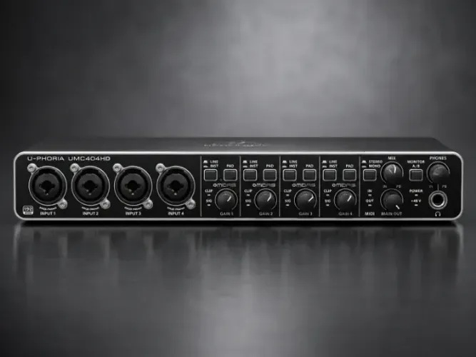 INTERFACE BEHRINGER UMC404HD - SUPER CONSERVADA