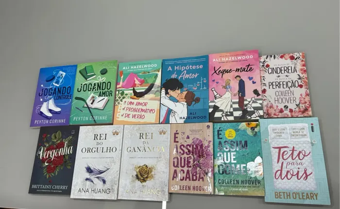 12 livros de romance em perfeito estado
