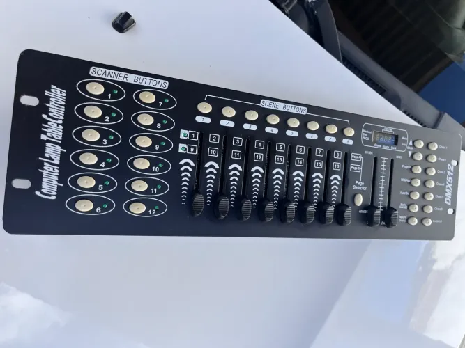 Vendo mesa de iluminação DMX