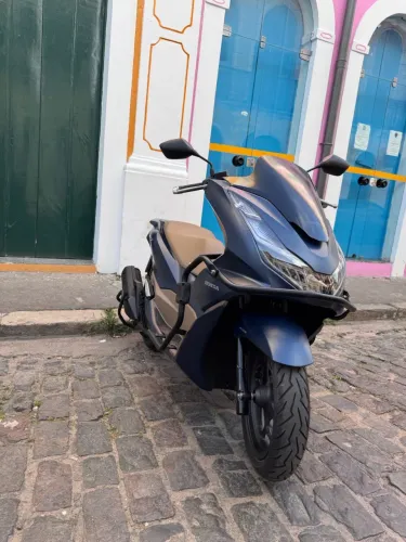 Vendo Honda PCX 160 DLX ABS (Estado de Zero) + Acessórios