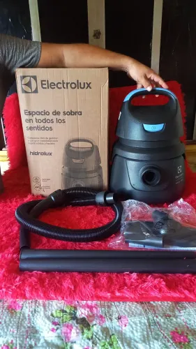Vendo Aspirador Electrolux 1400W 12L novo na caixa em manaus !