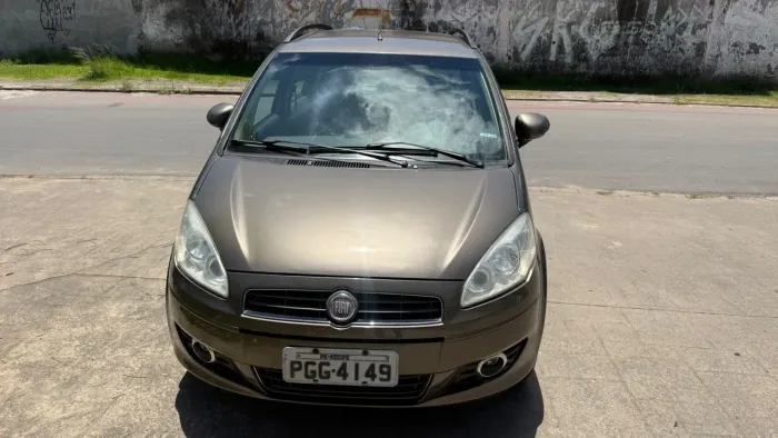 Fiat Idea Attractive 1.4 Fire Flex 8V 5P 2012
