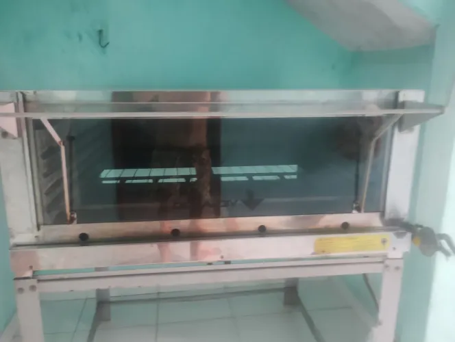 Forno a gás Venâncio quase novo 275 litros