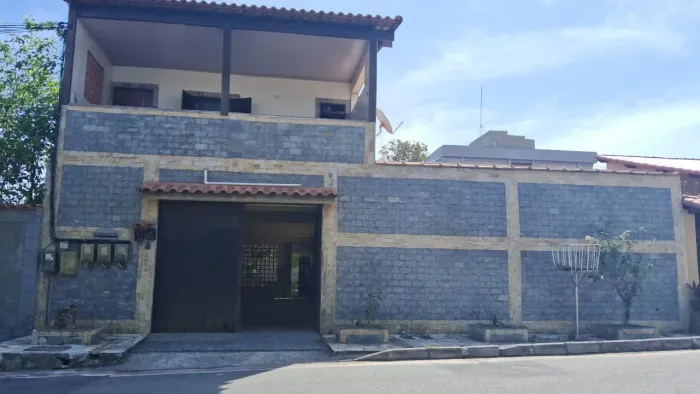 QUITINETE PRAIA ITAIPUAÇU MARICÁ MOBILIADO ELETROS UTENSÍLIOS DOMÉSTICOS CAMA MESA BANHO