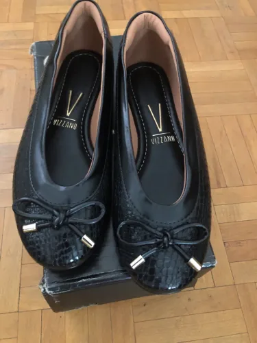 Sapatilha estilo croco Vizzano nova