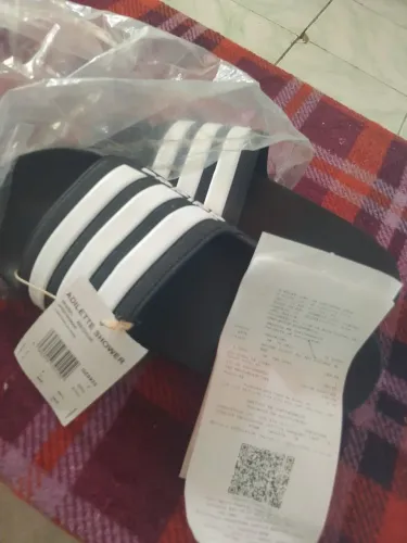 Chinela Adidas nova 