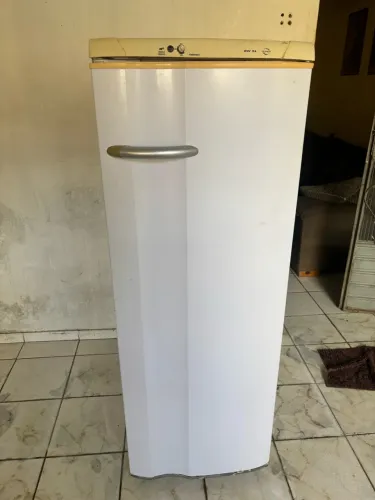 Geladeira Eletrolux (Frete grátis)