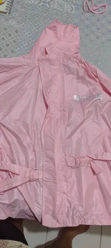 Vendo capa de chuva rosa tamanho M 
