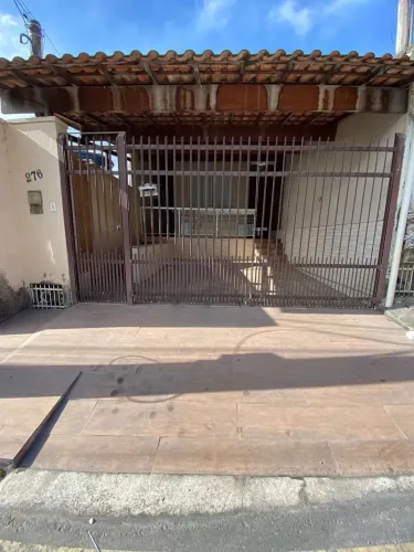 Casa a venda no bairro Retiro, com 400m² de terreno