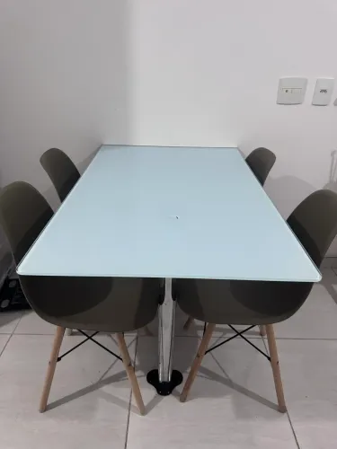 Mesa de vidro 4 cadeiras 