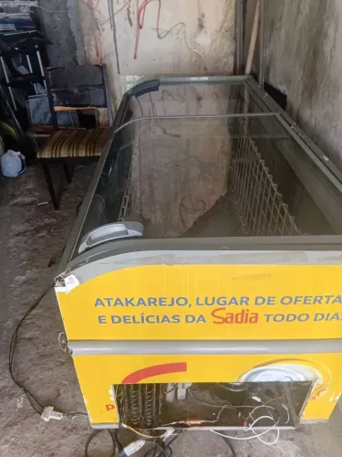 Frizer Ilha eletrofrio110 voltes seminova 4000 reais tel *69