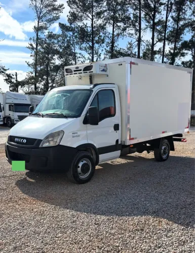 IVECO BAÚ REFRIGERADO 2014