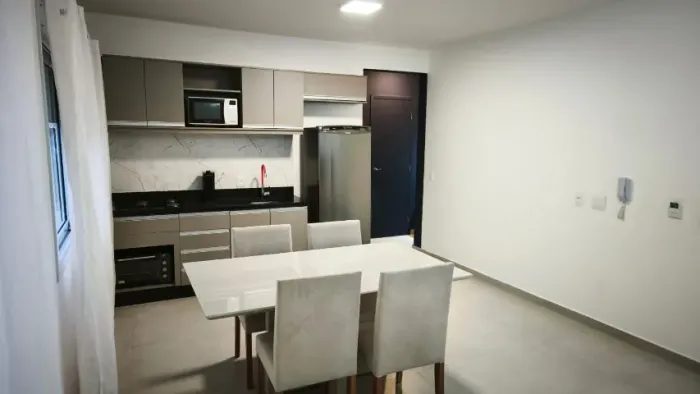Aluguel Anual - Apto um quarto com piscina na Daniela