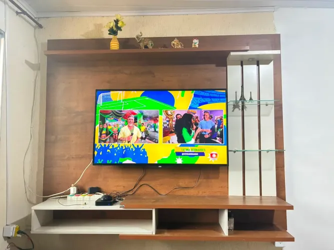 Vende rack para teve de até 55 polegadas