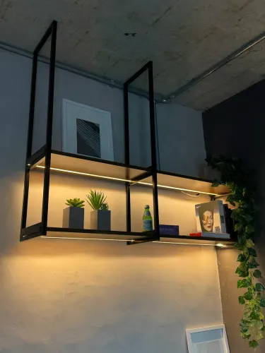 Estante de teto com Led