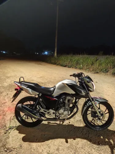 Fan 2021 prata em ótimo estado de conservação.