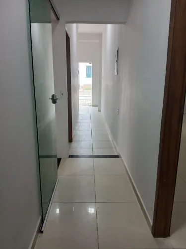 Casa 2/4 grande piso porcelanato em condominio