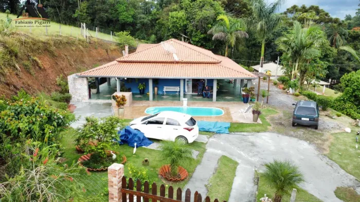 Chácara para Venda em Pedra Bela, zona rural, 3 dormitórios, 1 suíte, 3 banheiros