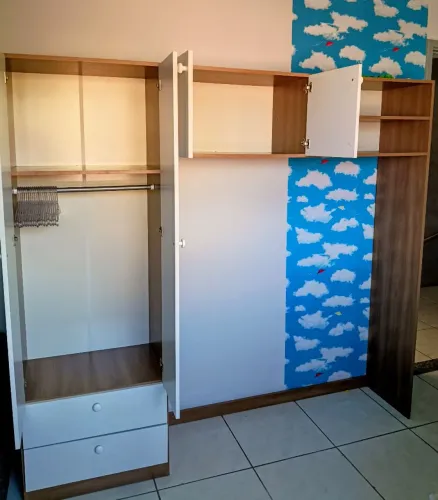 Guarda roupa infantil