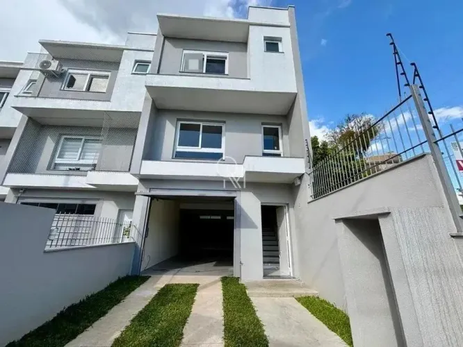 Venda de Sobrado em Caxias do Sul-RS, bairro Jardim América