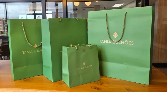 Sacolas de papel Tânia Bulhoes 