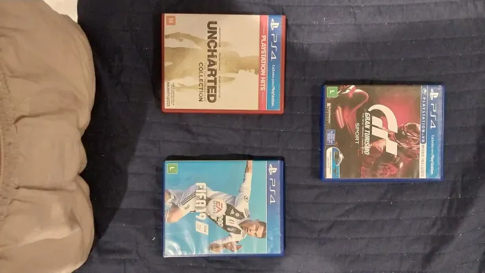 Três jogos de ps4