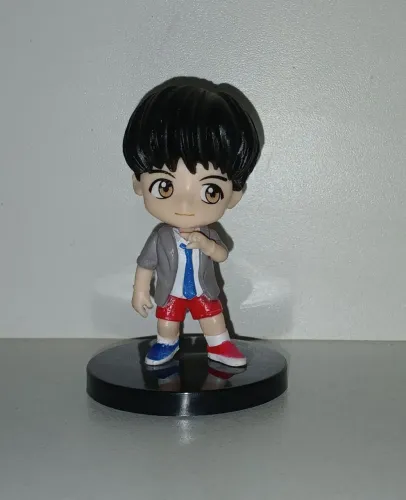 BONECO MINIATURA BTS J HOPE