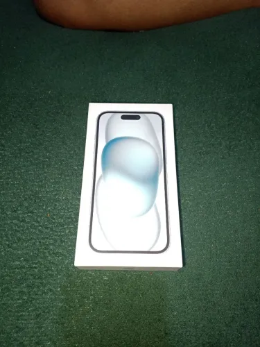 iPhone 15 lagrado azul